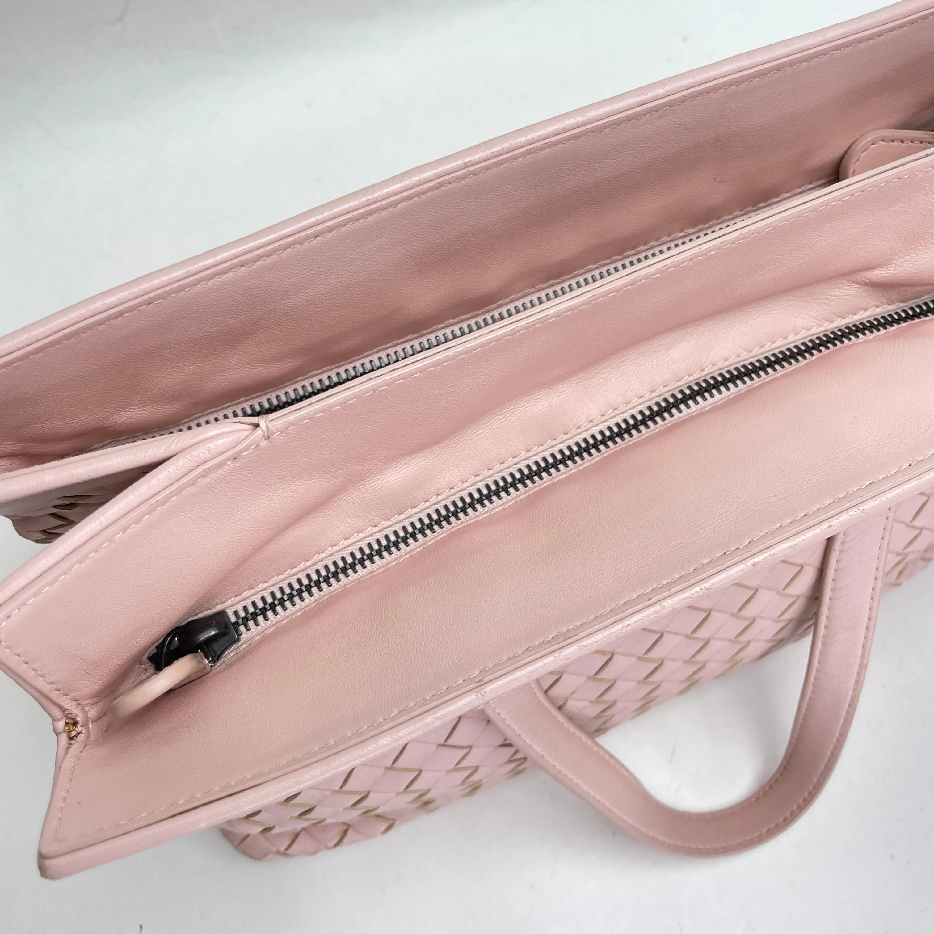 Accordion Pink Top Handle Bag in Intrecciato Leather, Gunmetal hardware