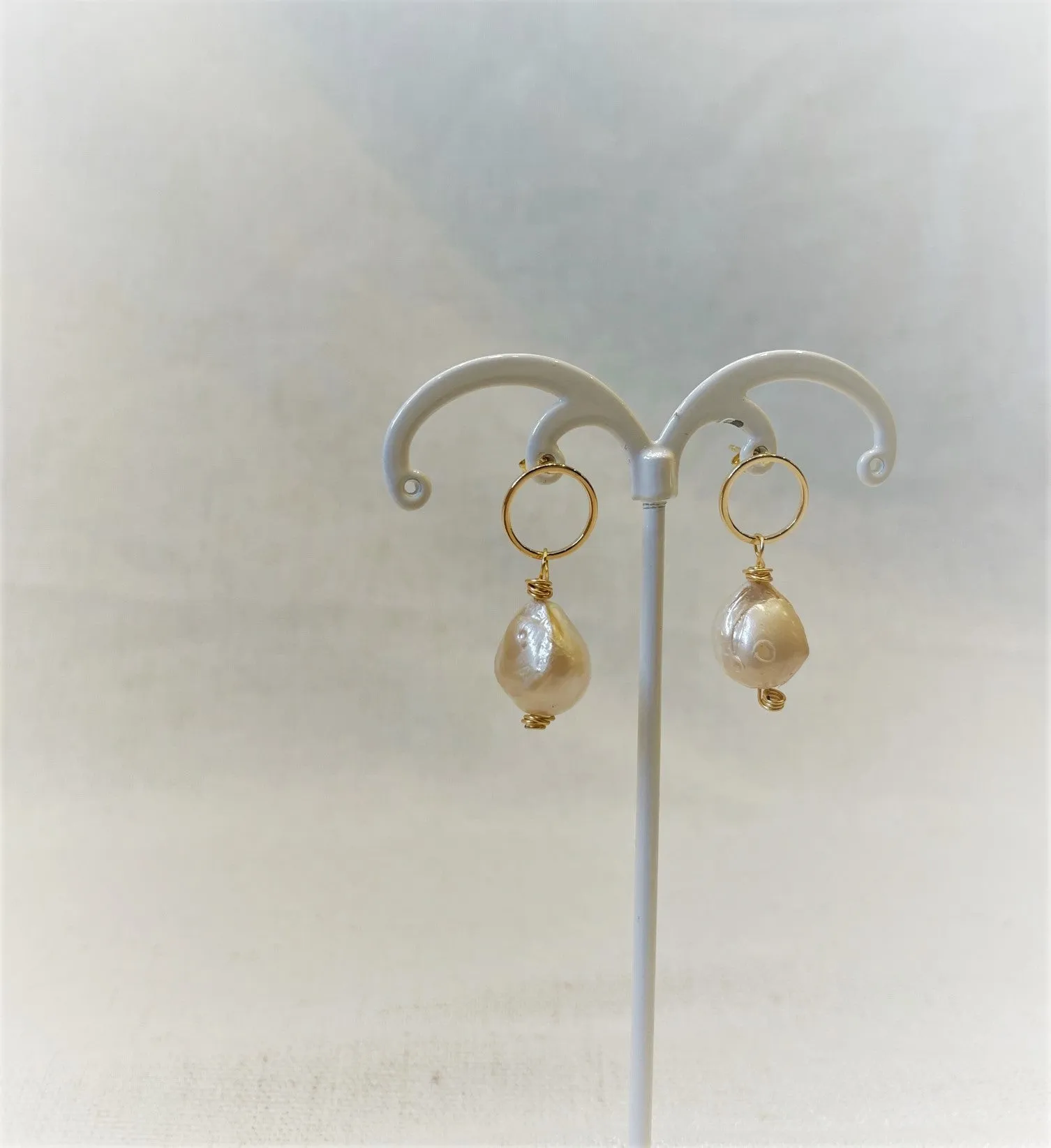 Alice Rose Jewellery - Circle Pearl Earrings