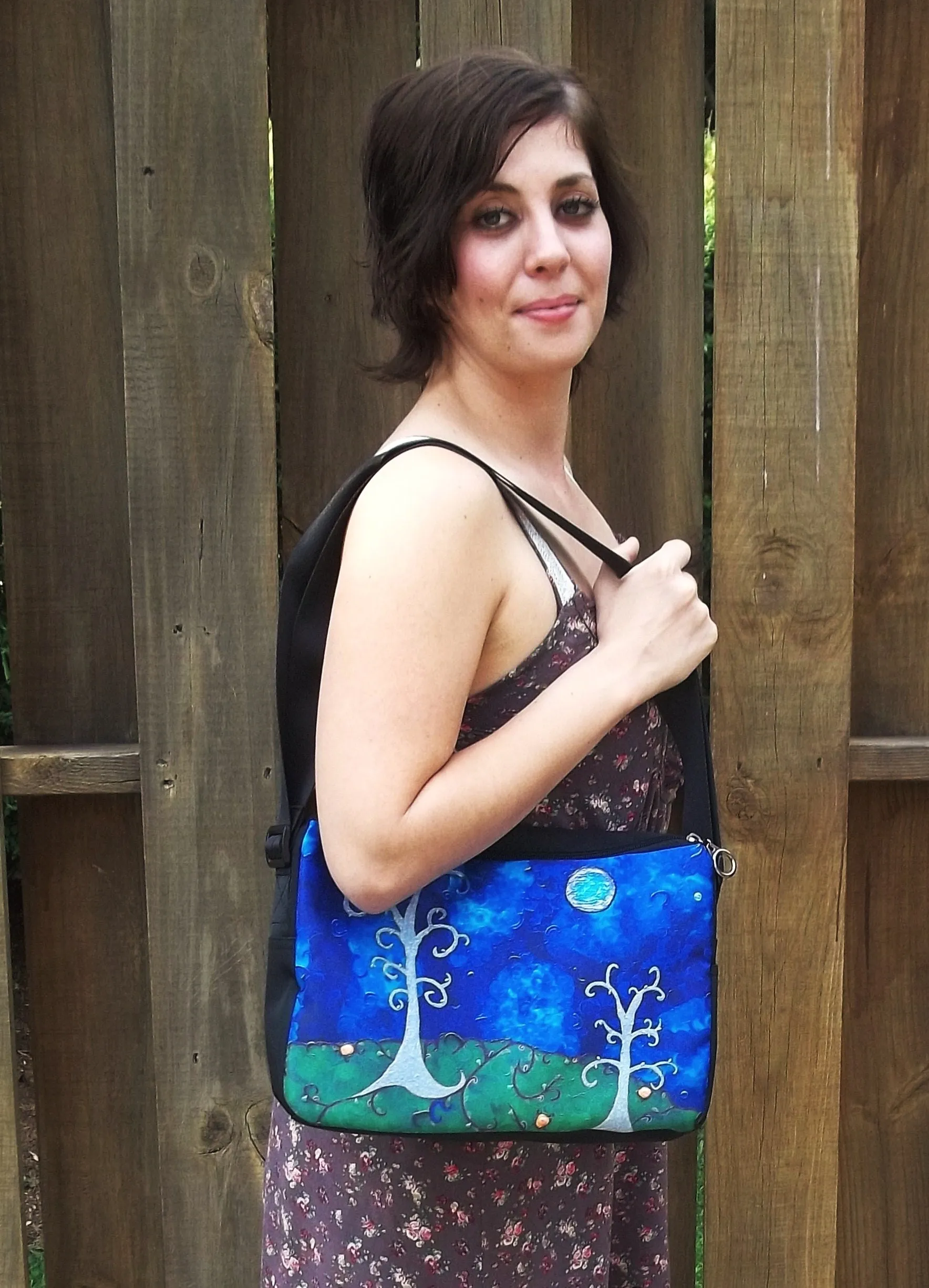 Lemur Signature Messenger Bag - Sassy Socialite